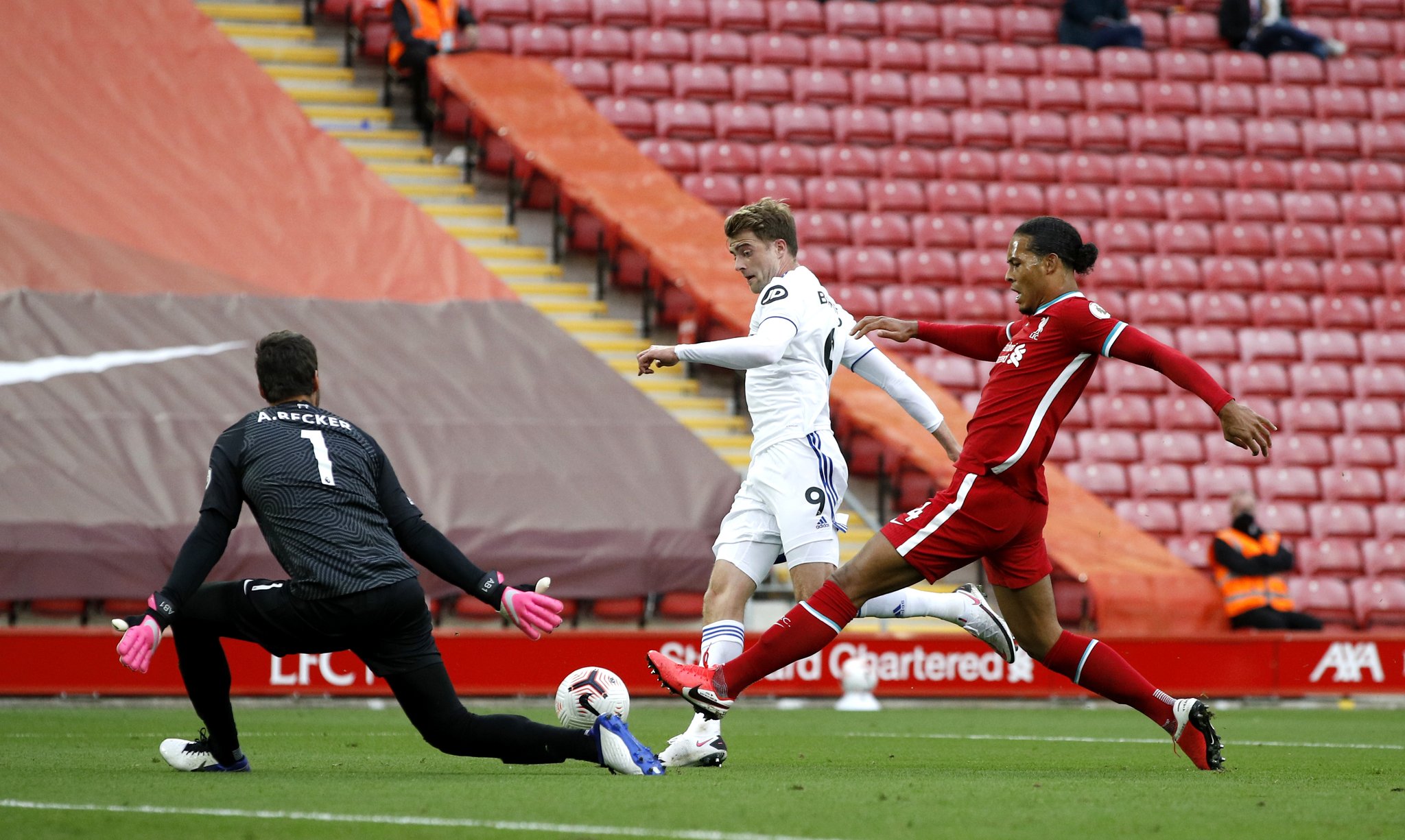 从其他年轻 从其他年轻